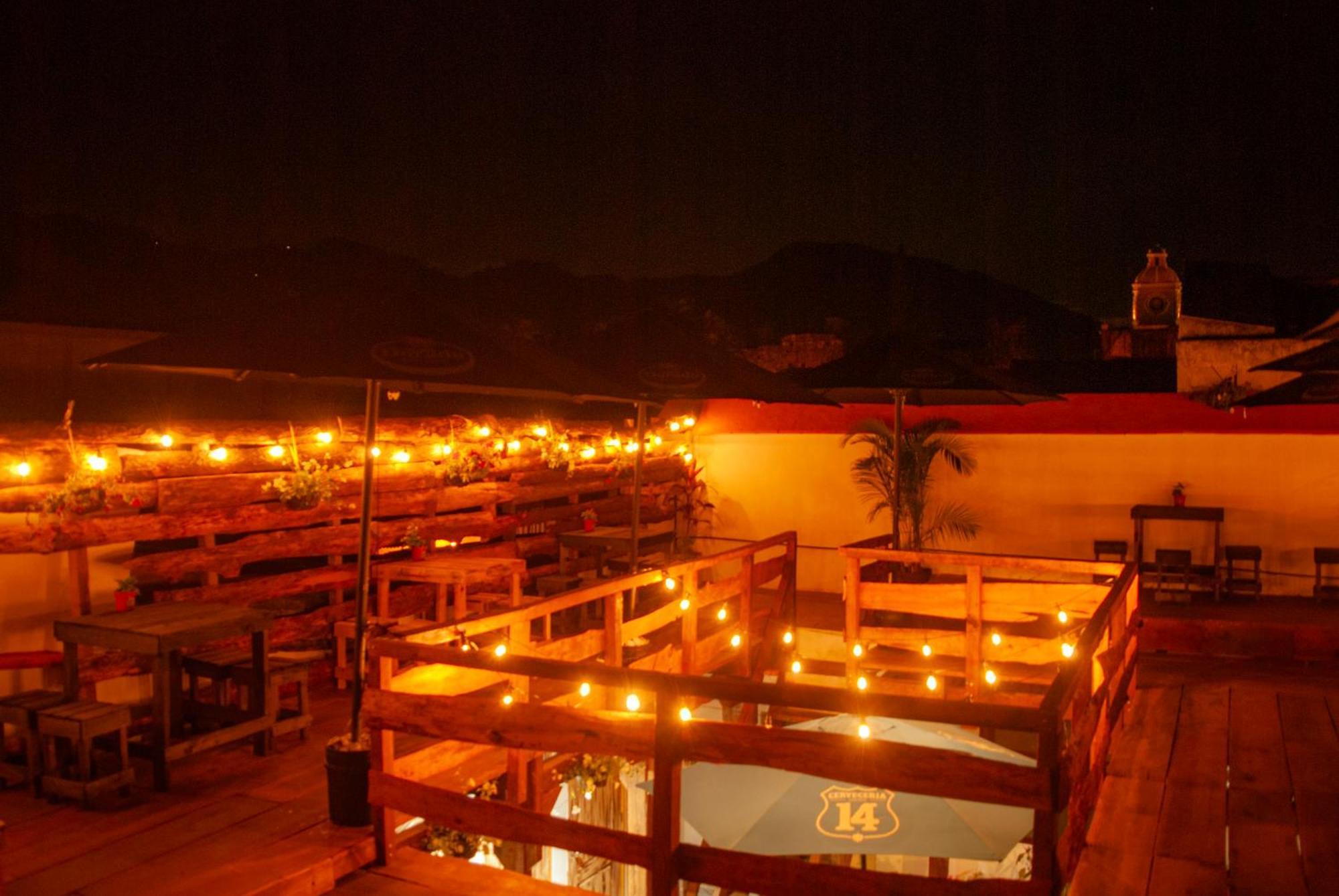Kamazoztz Hostel And Travel Antigua Eksteriør bilde