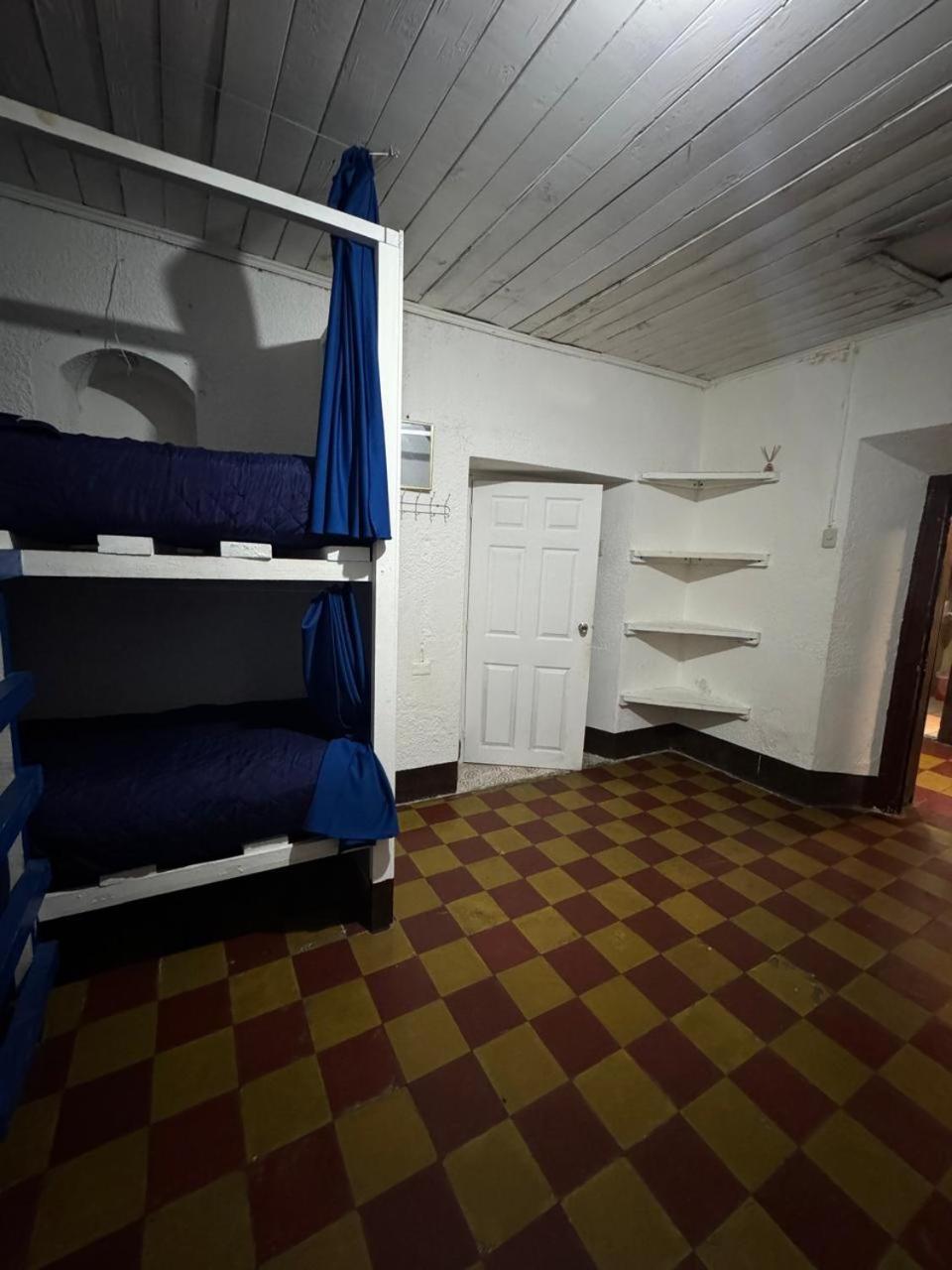 Kamazoztz Hostel And Travel Antigua Eksteriør bilde