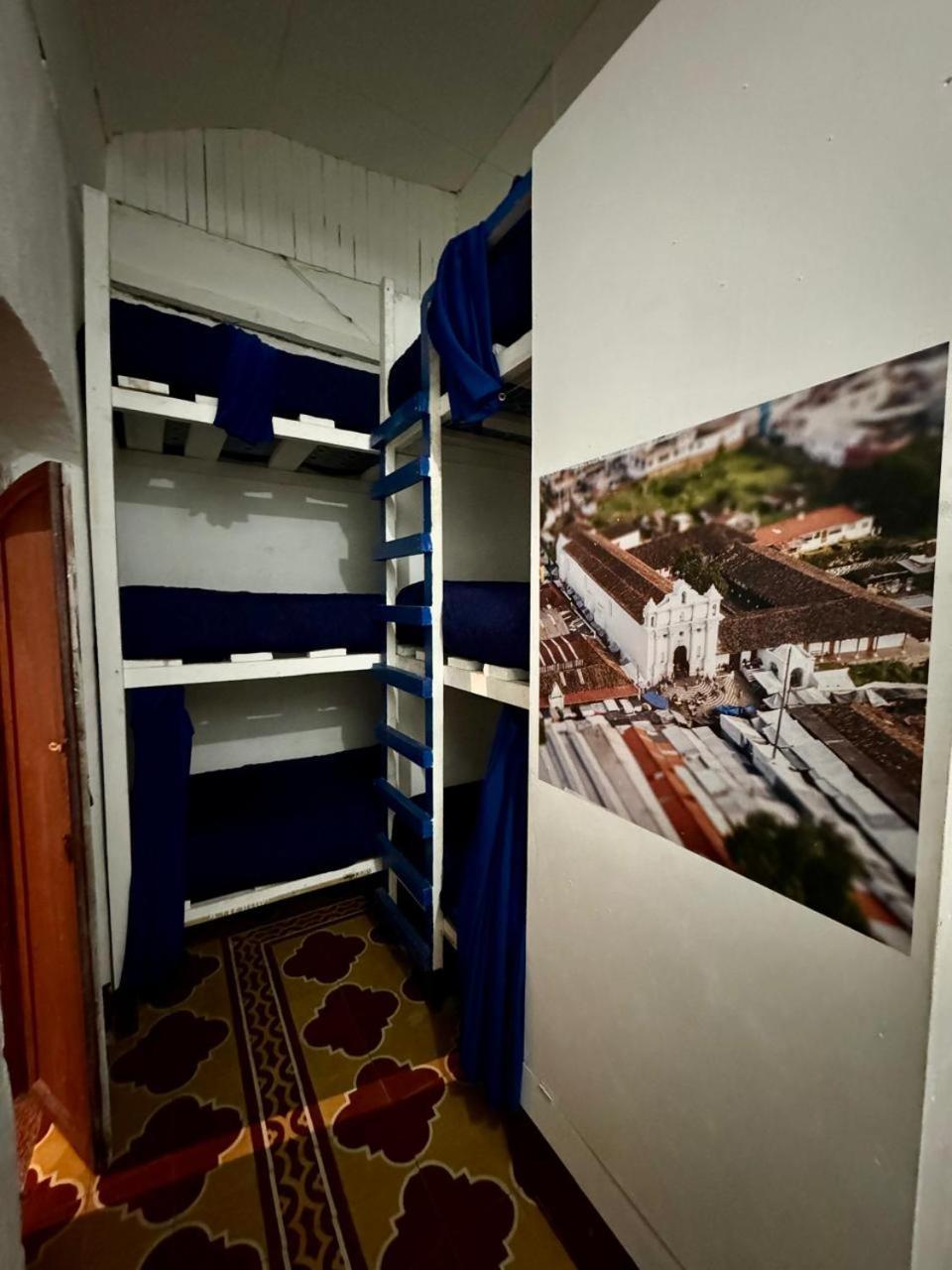 Kamazoztz Hostel And Travel Antigua Eksteriør bilde